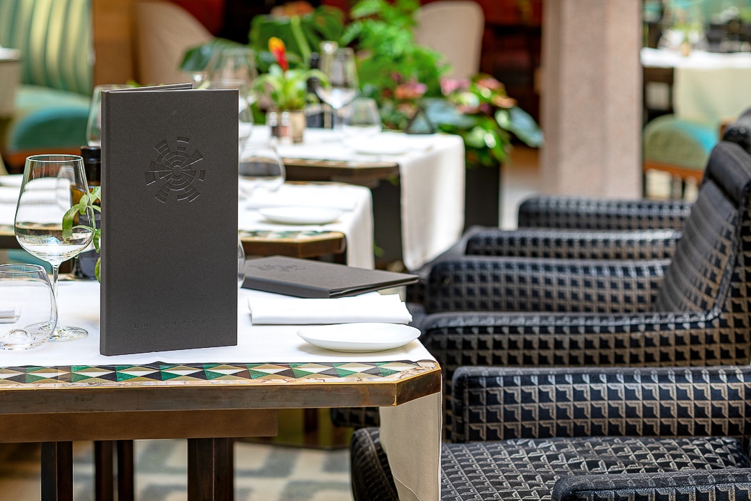 Dedans Park Hyatt porta menu similpelle La Cupola