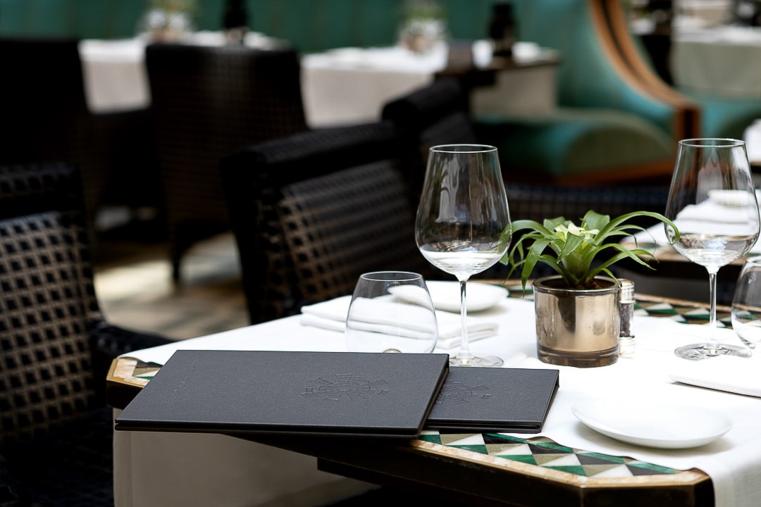 Dedans Park Hyatt porta menu similpelle La Cupola mise en place