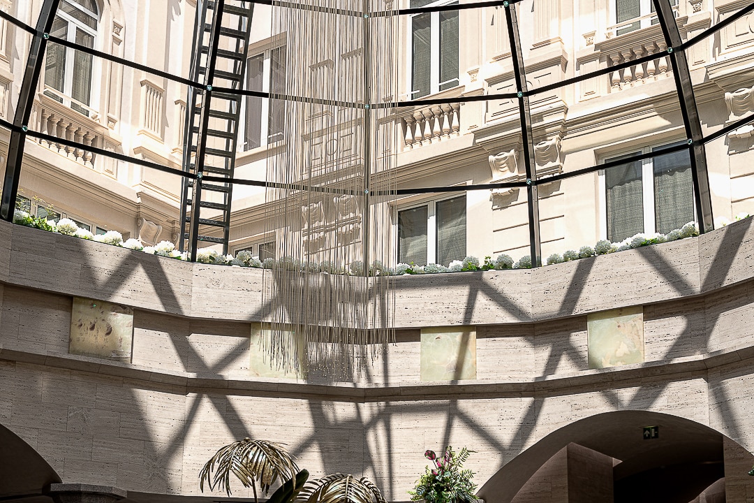 Dedans Park Hyatt porta menu similpelle La Cupola vetrata