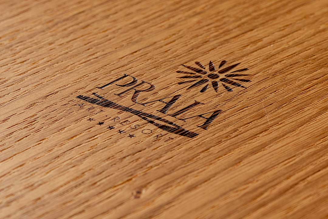 Dedans materiali legno di rovere